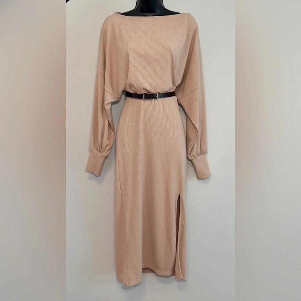 Velvet Torch Los Angeles Small
Ribbed Bodycon Long Sleeve Tan - Picture 2 of 9